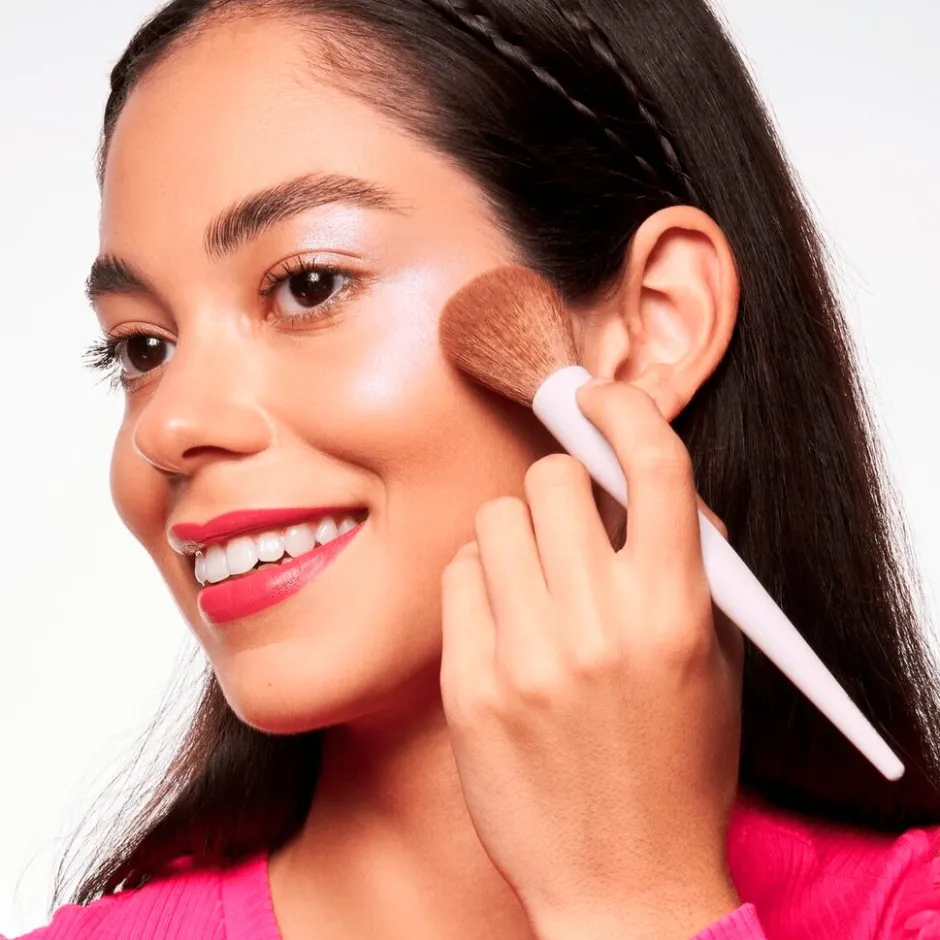 Online Essence 01 It's Glow Time Blush & Highlighter Brush