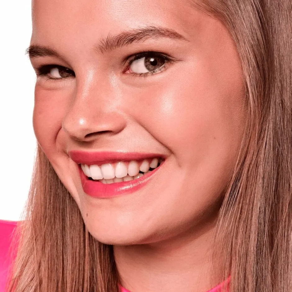 Essence Hydra Kiss 04 Classy Red Lip Tint