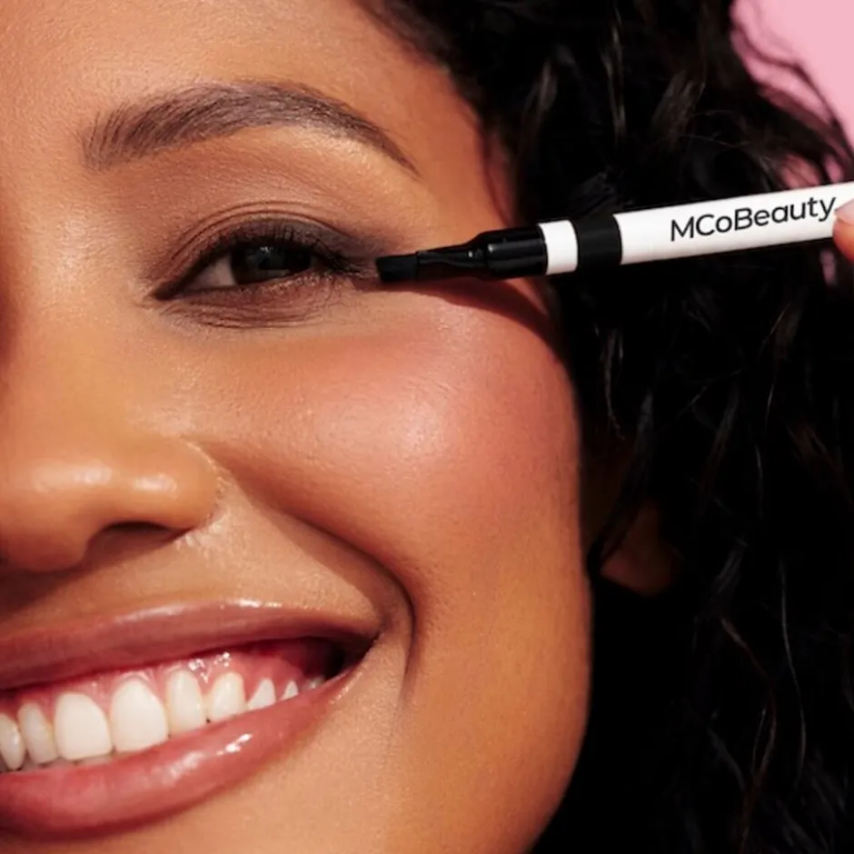 New MCoBeauty Black Dual-Ended Pro Eyeliner